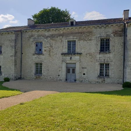 Villa L'Olivier Monts-sur-Guesnes Exterior foto